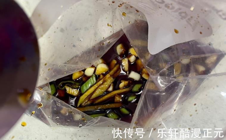 网红美食推荐蜜汁烤鸡腿！味道独特，口感一流，值得一学