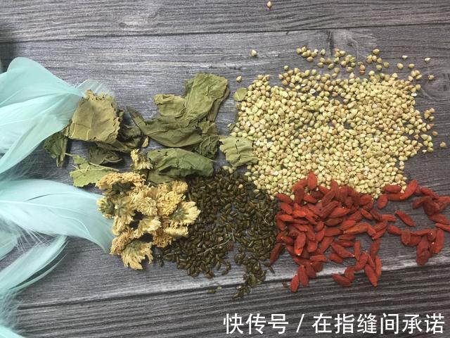 手指|手脚有4个表现，小心血脂已超标，再拖会变心脑血管问题