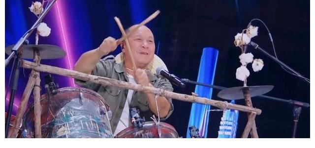 劉德華問謝霆鋒參加《點(diǎn)贊達(dá)人秀》出場(chǎng)費(fèi)多少錢霆鋒回復(fù)顯情商