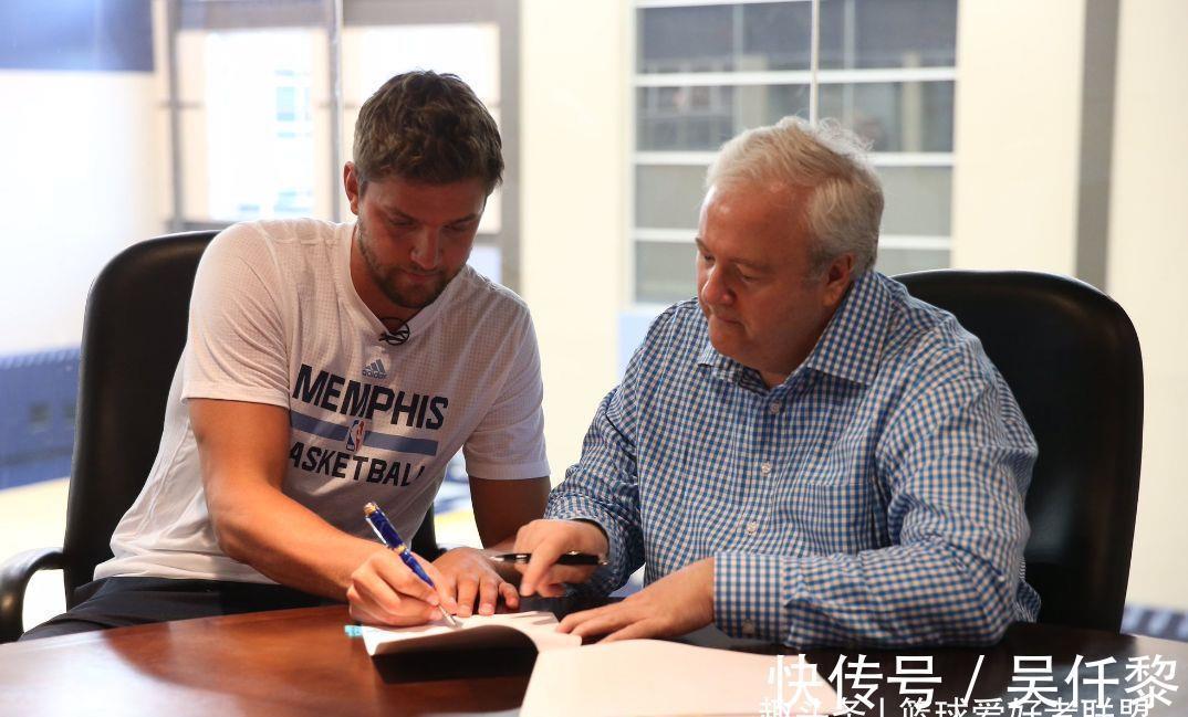 独行侠|姚明的NBA退休金每月2757美元,那么高富帅帕森斯退休金多少?