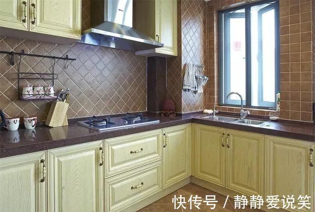 验收|橱柜底下万万要装这块东西,工人一旦做对,你不用验收直接付工钱