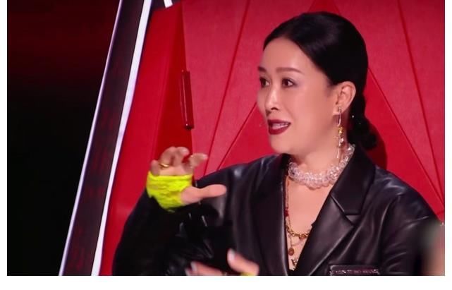 當(dāng)年淘汰周深，現(xiàn)在拉踩周深？那英再次被罵，真的不冤！