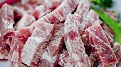 凍在冰箱里的肉,放多久就不能吃了?時間並不長,要告訴家人