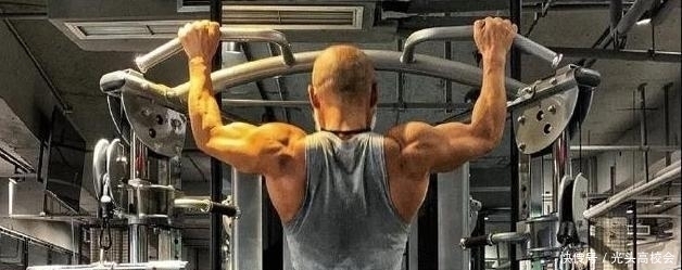 老年人|64岁成为健身专家，他的健身事迹告诉你，老年人也能活得同样精彩