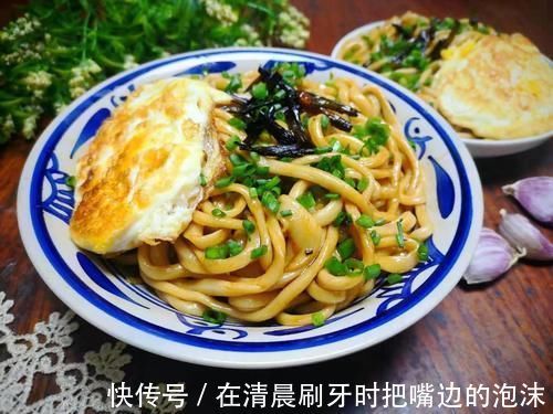 拌面|面条这样做太好吃了，简单一拌香味浓郁，一周吃7次都不腻，真香