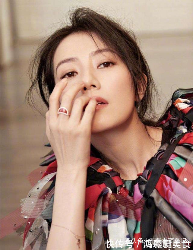 发型|50岁的女人,别烫泡面卷来显老!这些“年轻十岁短发”更适合你