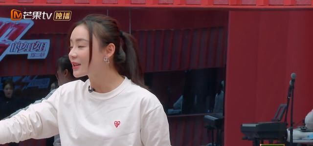 《浪姐2》换位赛战火升级，周笔畅上演名场面，放狠话成功出圈！