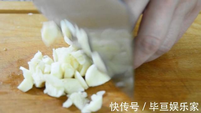 这个菜我吃了这么多年,试了这种做法,超级简单又美味,太香了