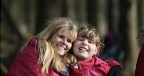 在你身边|为什么奶奶越来越遭嫌弃,姥姥却成为带娃主力军?理由其实很现实