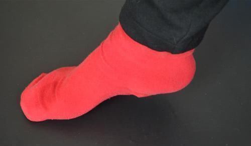 破洞|袜子上有破洞怎么办?教你一个诀窍,袜子变得完好如初,回家试试