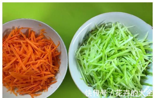 西葫芦|天一热，这菜我家隔三差五吃，清淡鲜美，快手简单又实惠