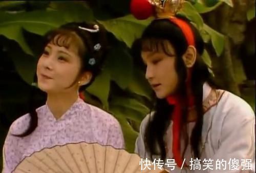 主子&贾宝玉背着袭人做了三件事,袭人的处境越来越尴尬,她却浑然不知