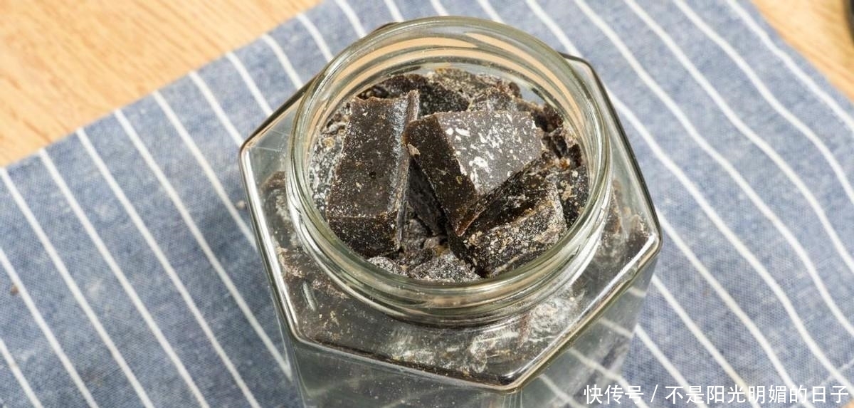 紅糖|夏天，女人別忘給自己準(zhǔn)備這零食，每天早上吃2塊，安穩(wěn)過夏天