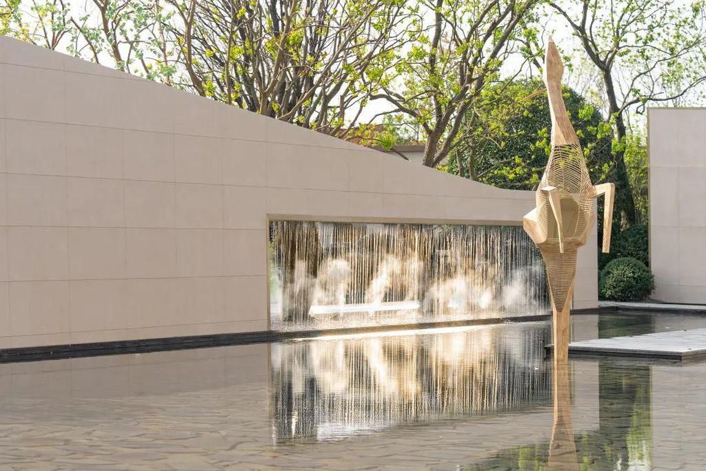  半围合|星环浮动，雁归云境