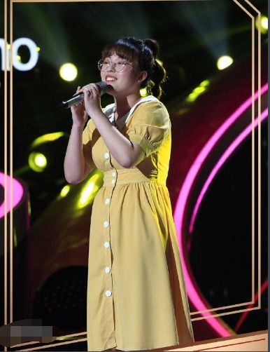 她是好声音最惨冠军,本以为会大紫大红,没想到如今却沦为路人