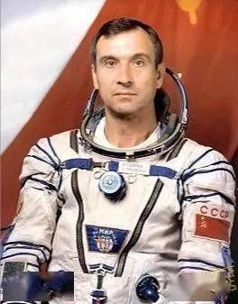 和平号空间站丨星空探索的先驱，逐梦太空的传奇