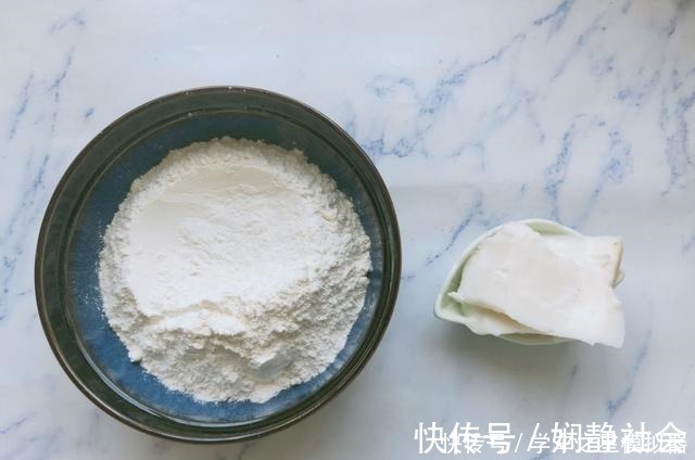 我家酥饼5年来从不用买,外酥里糯,放3天也不硬,比买的香