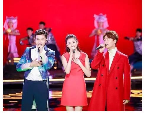 年夜饭|央视春晚为何不对外售票,每年观众席坐得满满,他们是什么身份?