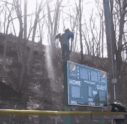 |搞笑GIF：你能不能快点儿 我快坚持不住了