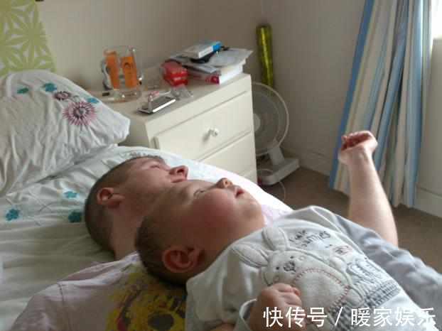 爸爸|千万别让宝宝单独和爸爸睡一起,最后几张真的太危险