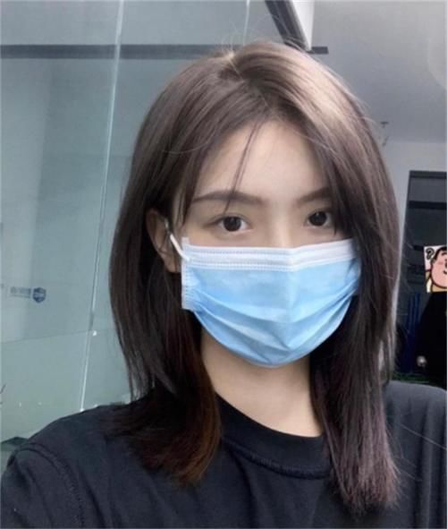 短发比长发更容易彰显自己的风格，清爽利落，简约又不失高级