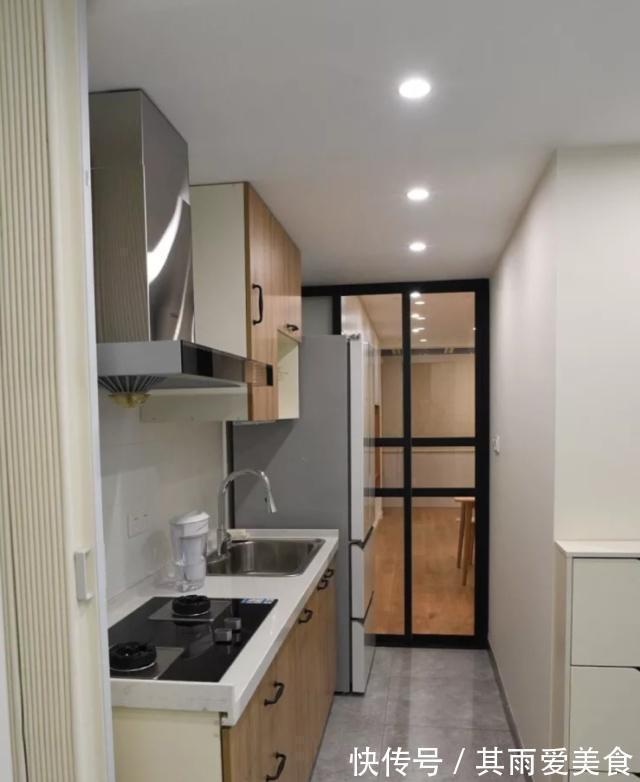 柜子|老公非要给厕所装“两个门”,家人不理解,完工后发现他真睿智!