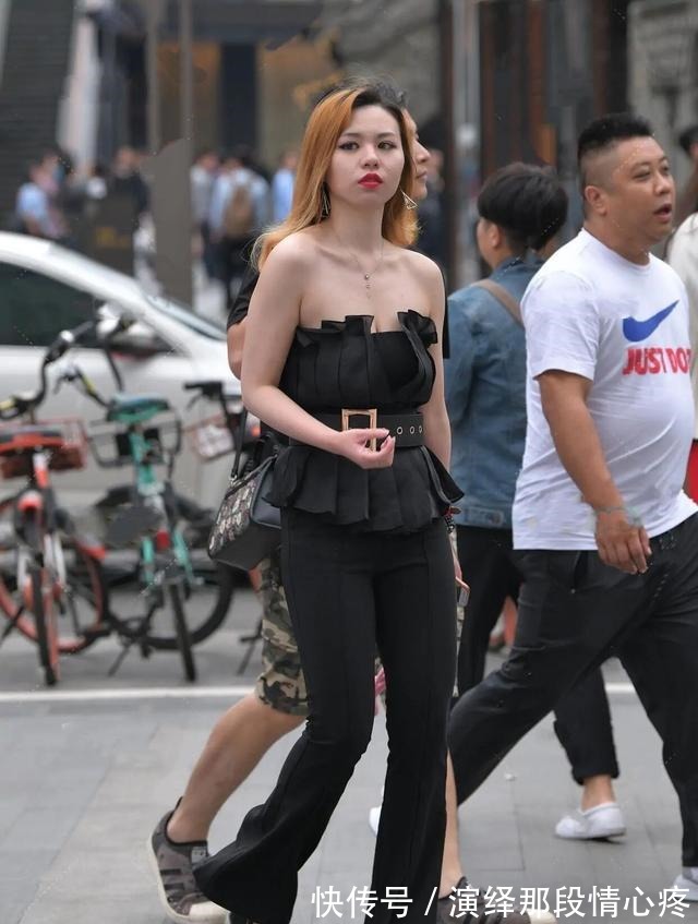 百褶裙 有“小肚子”的女性,不建议选择连衣裙,给你一个明确的穿搭思路!
