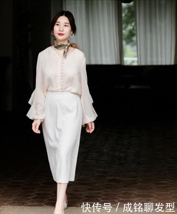 今年有一种穿搭叫“衬衫+半身裙”,优雅大气显身材,还有女人味