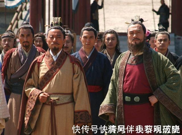 童贯!《水浒传》梁山军兵分两路打方腊,宋江因何把林冲分给卢俊义