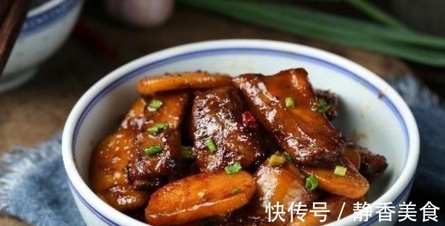 红烧排骨年糕做法,炒糖色有窍门,色泽诱人超入味
