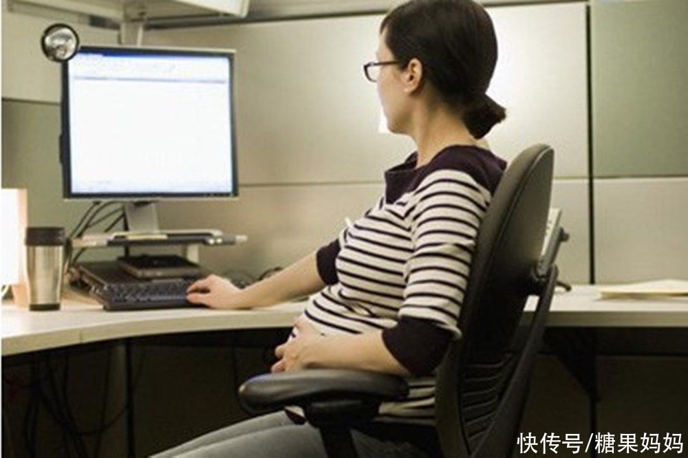 胎儿|女子怀孕5个月被辞退，老板：久站影响胎儿，如何协调工作与生活