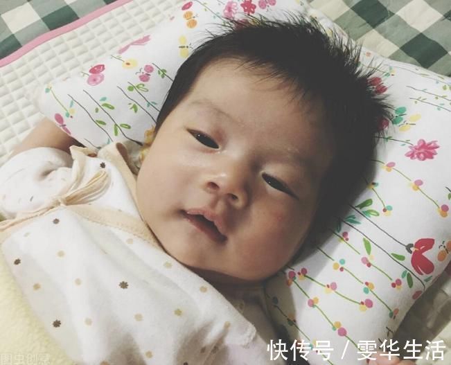绿豆枕|宝宝睡觉时发生这3种行为,父母要注意了:娃想要睡枕头了!