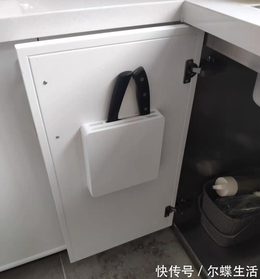 灶台|原来不懂,厨房瓶瓶罐罐堆灶台!其实早该这样弄,干干净净又高级