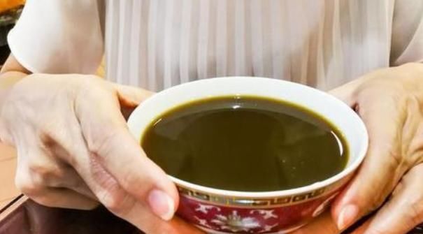 影响|喝中药有讲究,这6大禁忌别忽视,犯一个都可能影响药效