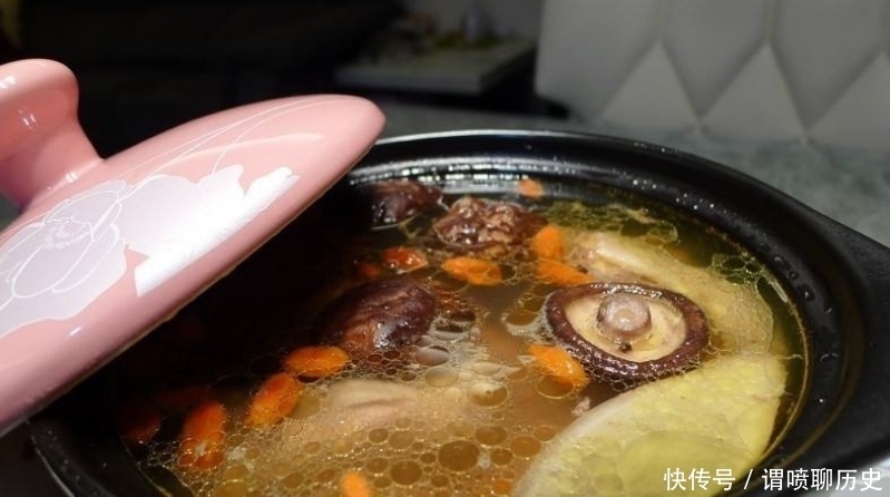 好喝|外婆80多岁,说炖鸡汤不能直接炖!多做一件事,肉嫩汤鲜,好喝