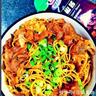 黑椒|黑椒酱肥牛炒面