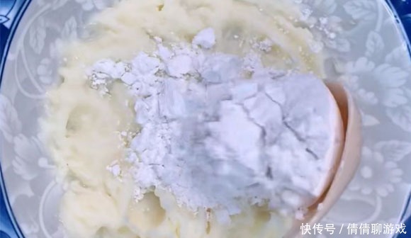 年后我家常做这个吃,不煎不炒,上锅一蒸,配蘸料吃,香