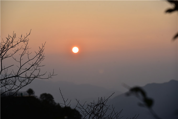 明月松间照|清远神峰关自古以来是赏月胜地，山月随人归，天涯共此时