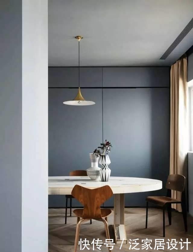 出自|井柏然的上千万豪宅,餐桌椅均出自欧洲品牌设计师之手,就是高端