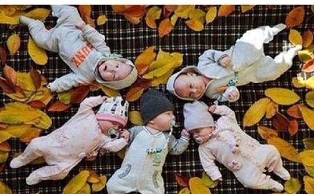 90后孕妈怀上5胞胎，孩子出生后宝爸傻眼，直呼上辈子欠债太多