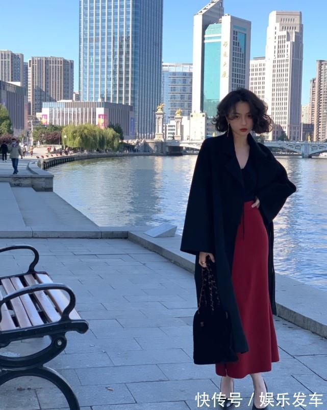 驼色 别再说冬天衣服穿不好看了,用基础黑+这“三”色,上身效果很绝