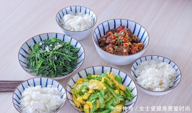 一家三代人的午餐,花钱少又精致,网友会过日子!