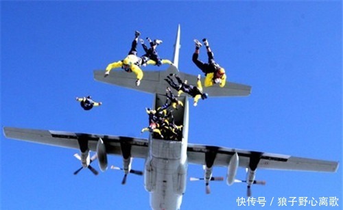 鲍姆加特纳 那个从臭氧层一跃而下,从3.9万米太空跳回地球的人,如今怎样!