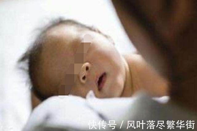 白眼|6旬姥爷怀抱3个月大的外孙,不料却遭来“白眼”,网友笑出声