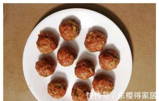 莲藕|儿子最馋这莲藕做法，金黄酥脆有嚼劲，一次能吃3个，简单快手