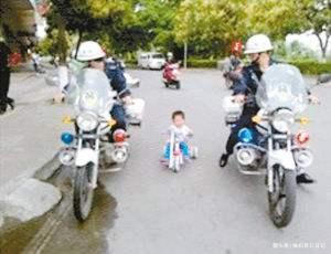 亲爱的|3岁宝宝在商场和爸爸走散了,当她说出爸爸名字时,民警顿时笑喷