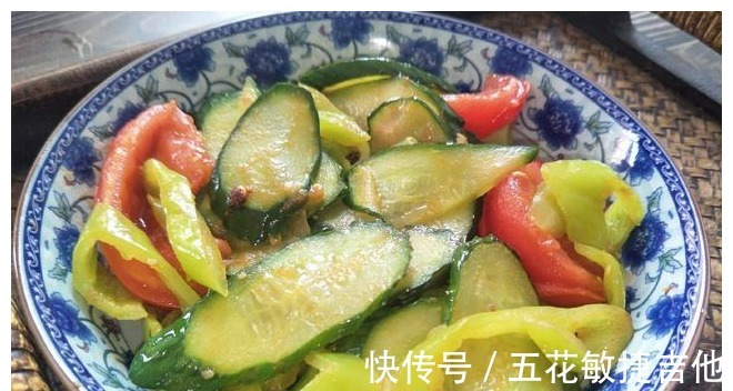 多汁|西红柿又有新吃法，加2样食材，锅里简单一炒，香辣多汁超下饭！