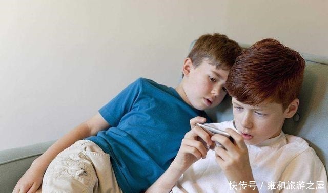 熬夜|这4种行为阻碍孩子长高，很多家长都不在意，现在纠正还不晚