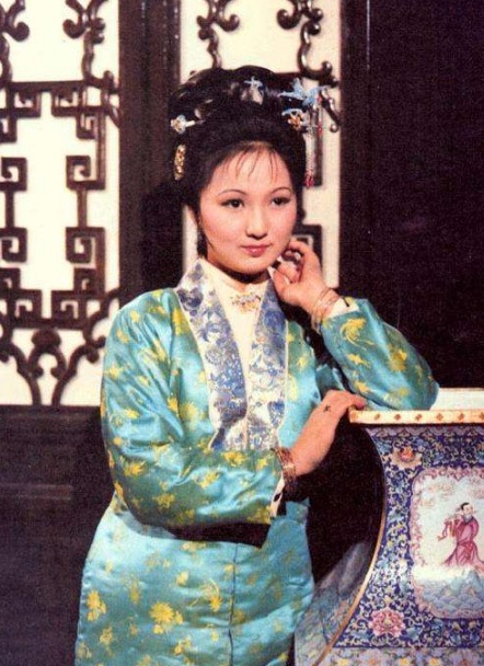 贾府$平儿的手段不比王熙凤差,她只用一招,就在贾府中混的如鱼得水