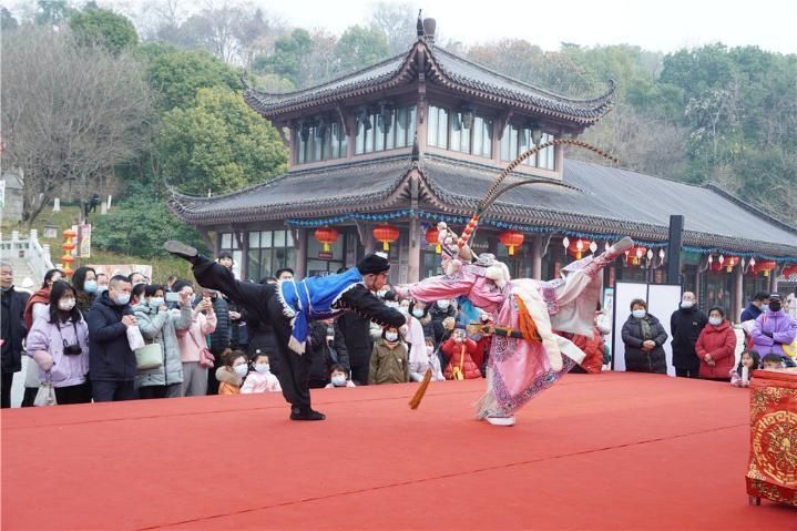 武汉人民艺术剧院|新华社：武汉春节好戏不断，汉剧木偶剧轮番进景区